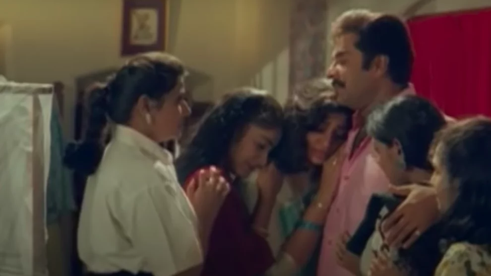 Neeyurangiyo Nilave Lyrics