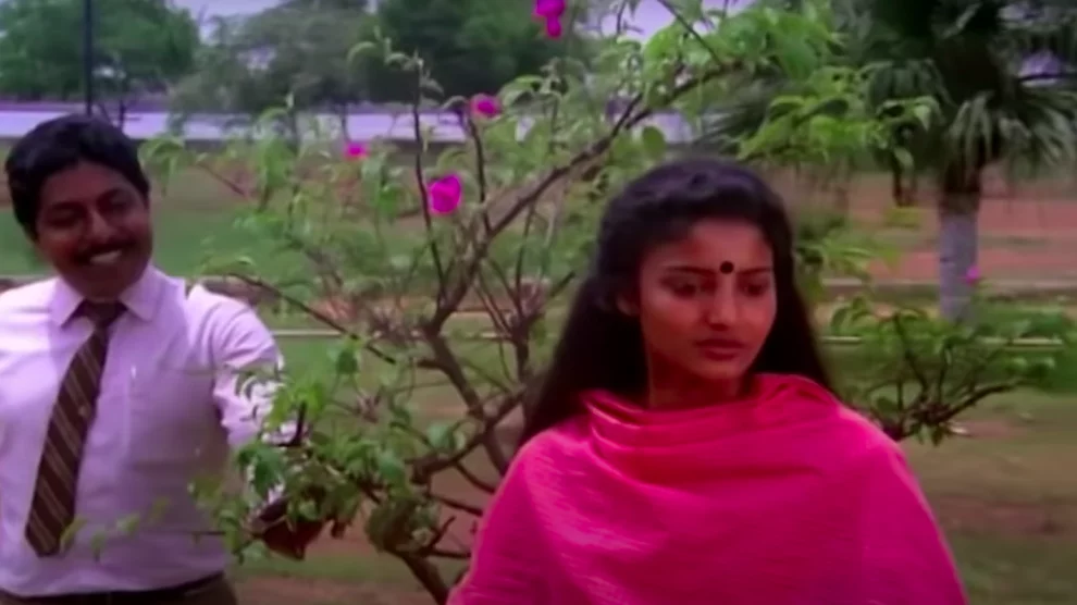Pavizhamalli Poothulanja Lyrics