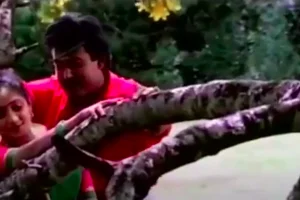 Peeli Kannezhuthi Lyrics